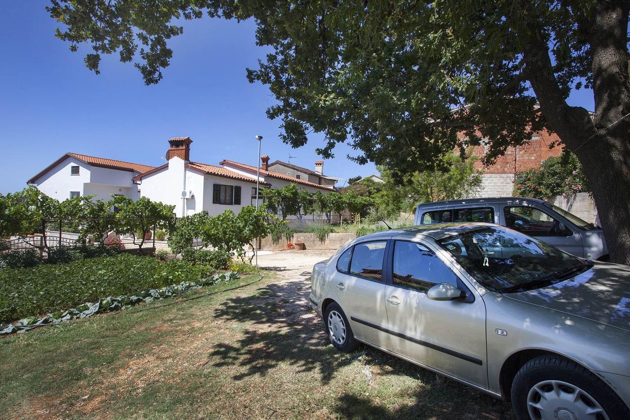 Apartments Patricia Banjole Exterior photo